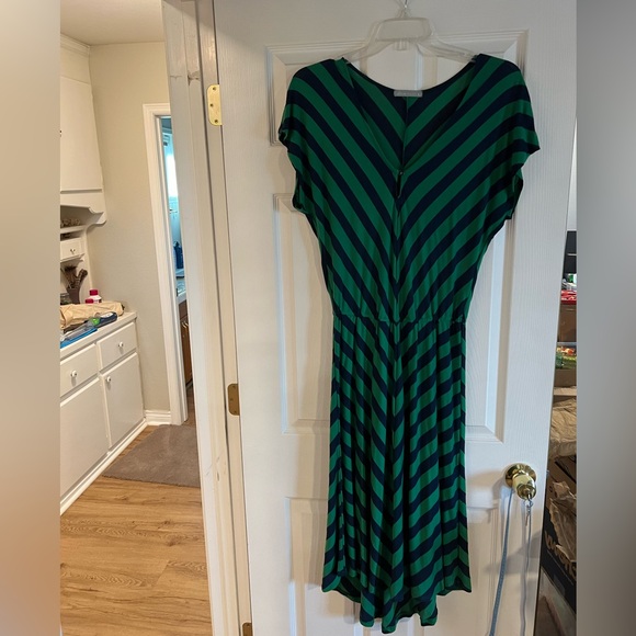 Olivia Moon v-neck high/low dress in a chevron pattern. Size L. - Picture 1 of 11